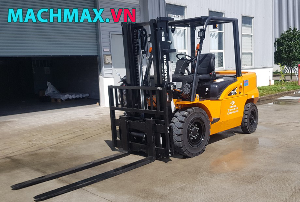 Giá xe nâng dầu 5 tấn Hangcha