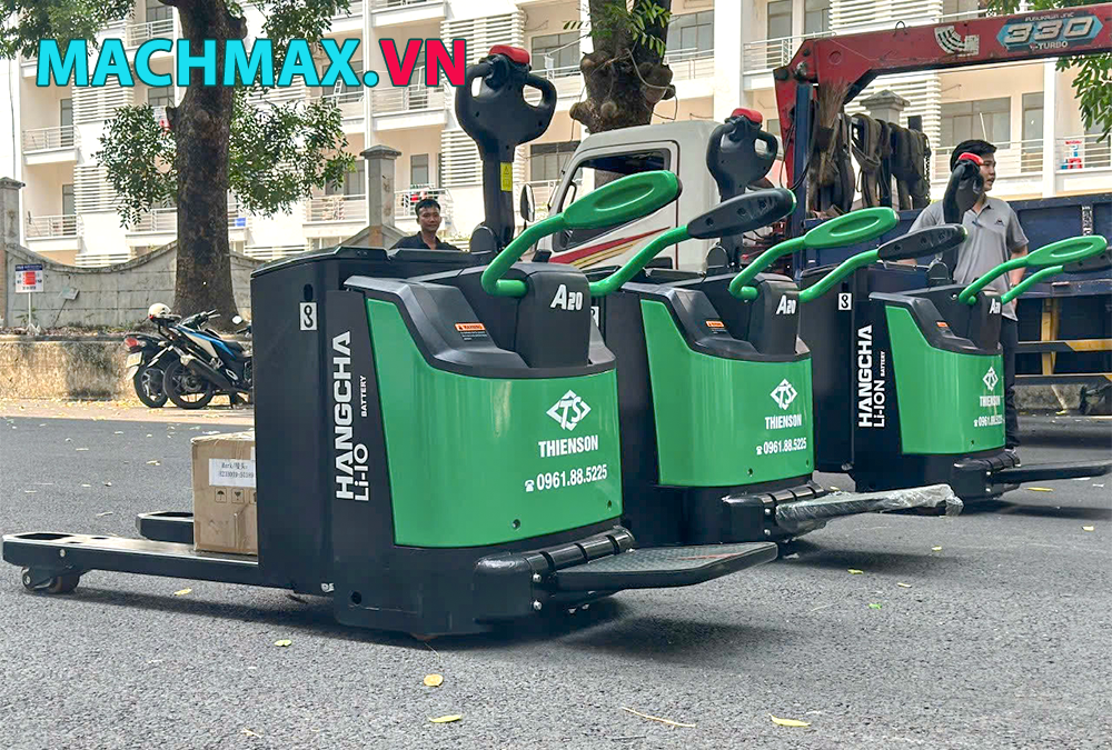 Giá xe nâng tay điện thấp 3 tấn