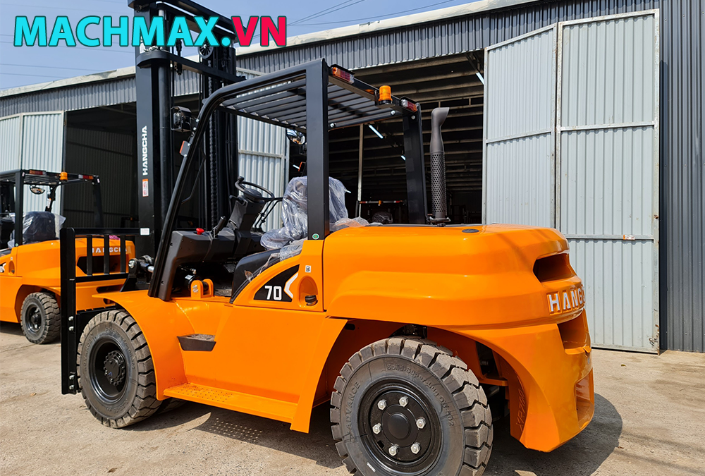 Mua xe nâng dầu 7 tấn cần lưu ý cái gì
