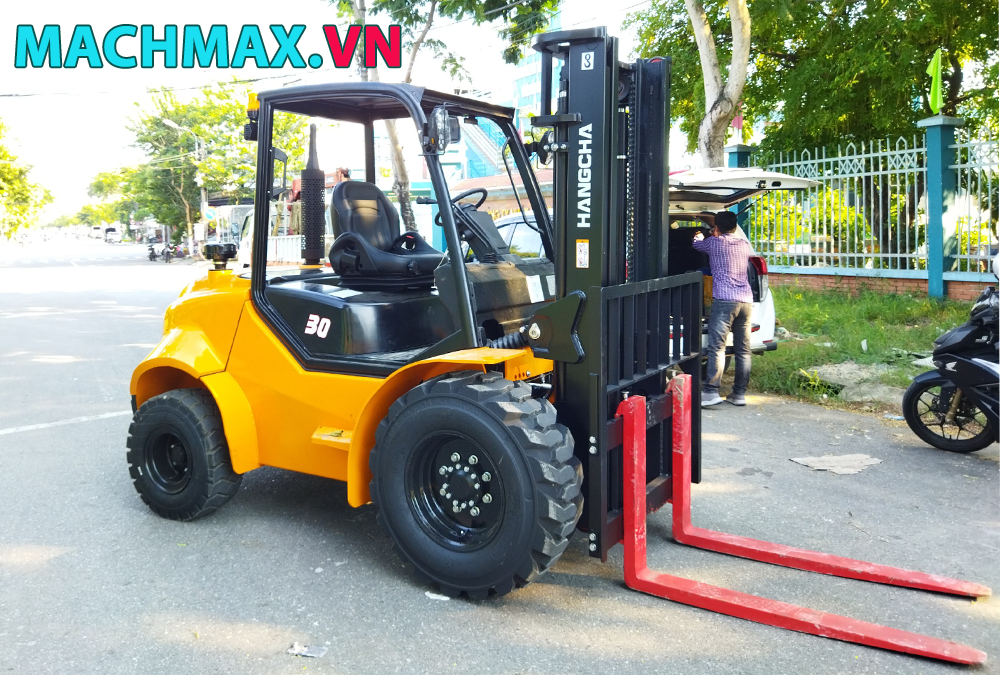 Thông số kỹ thuật xe nâng địa hình 3 tấn dầu