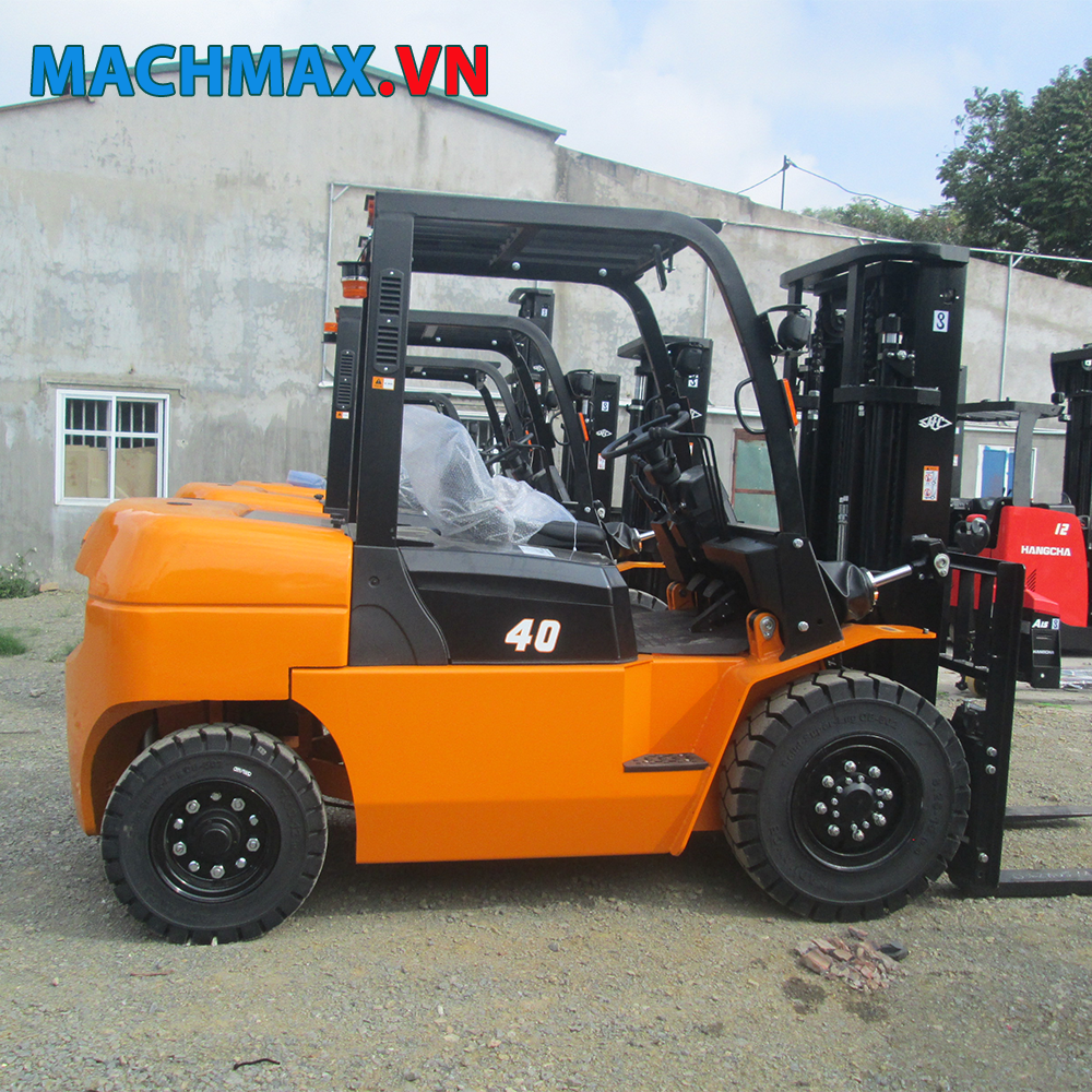 Xe nâng dầu 4 tấn mới 100% Xe nâng dầu 4 tấn mới 100%