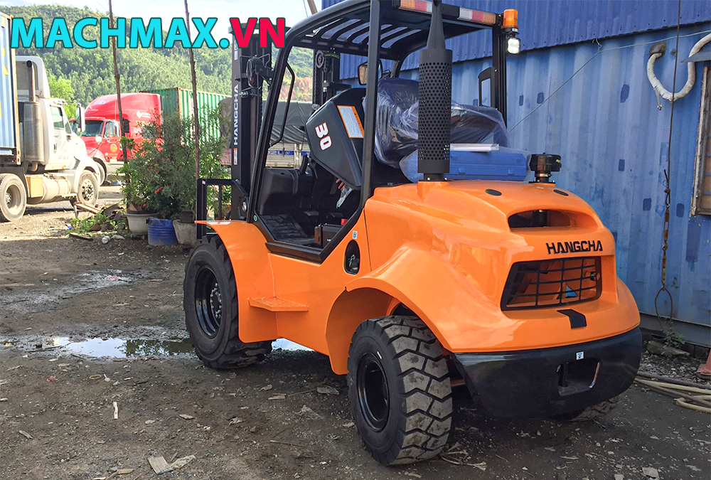 Xe nâng địa hình 3 tấn dầu