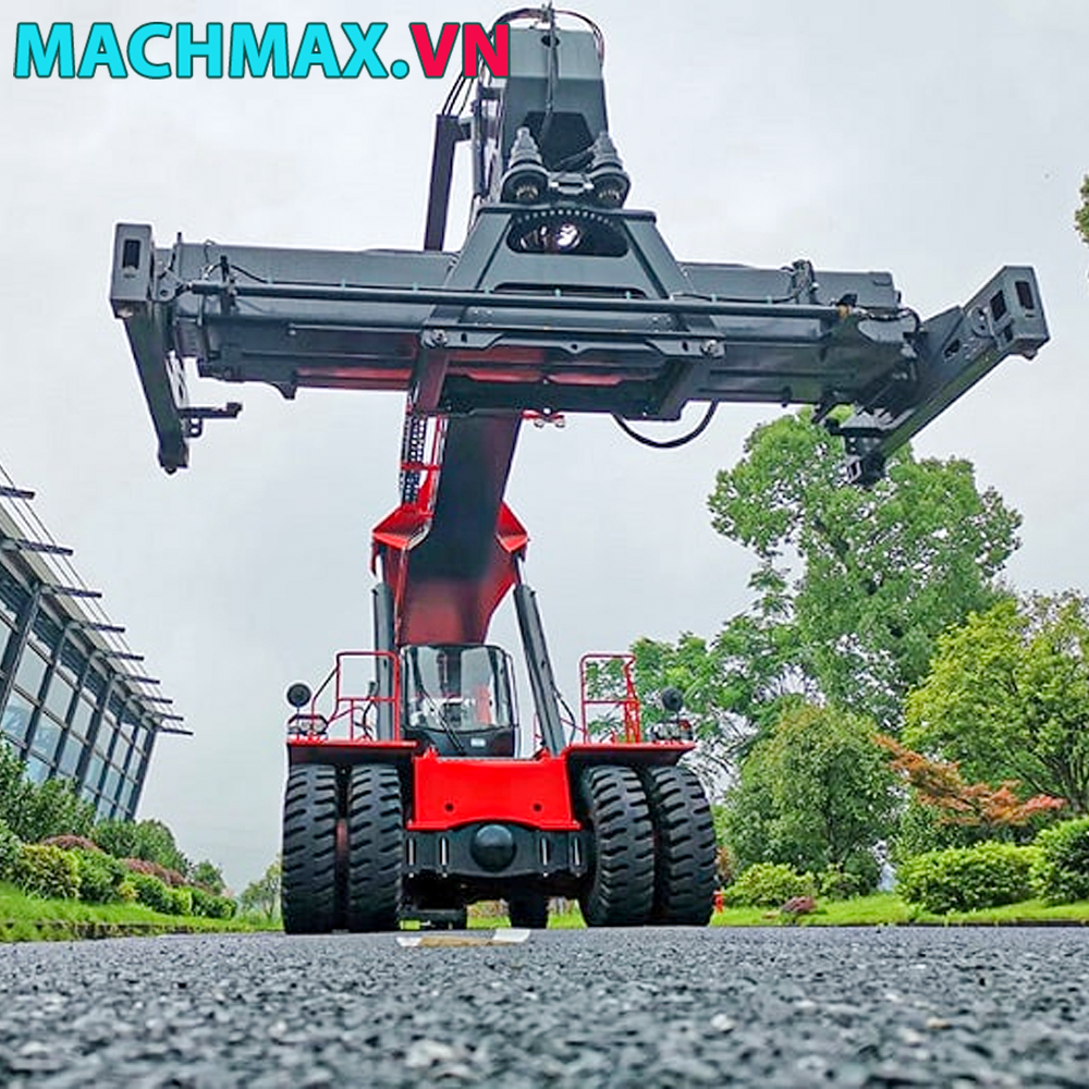 Xe nâng gắp container 45 tấn giá ưu đãi