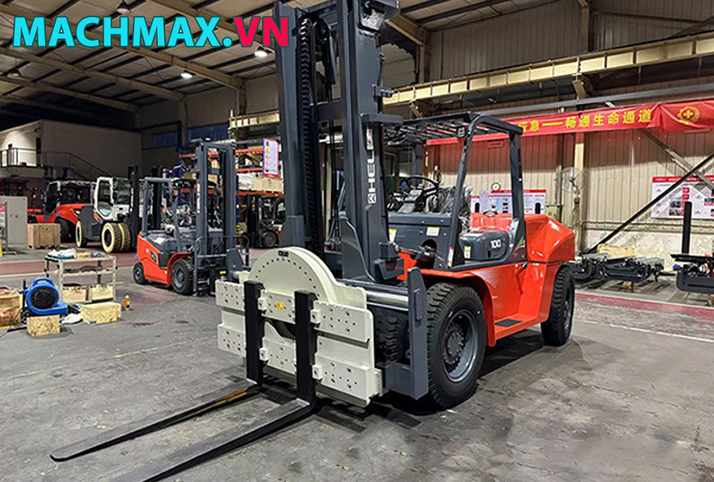 Giá xe nâng càng xoay 360 độ