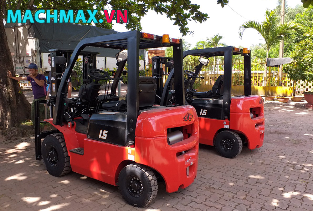 Giá xe nâng dầu 1.5 tấn Hangcha