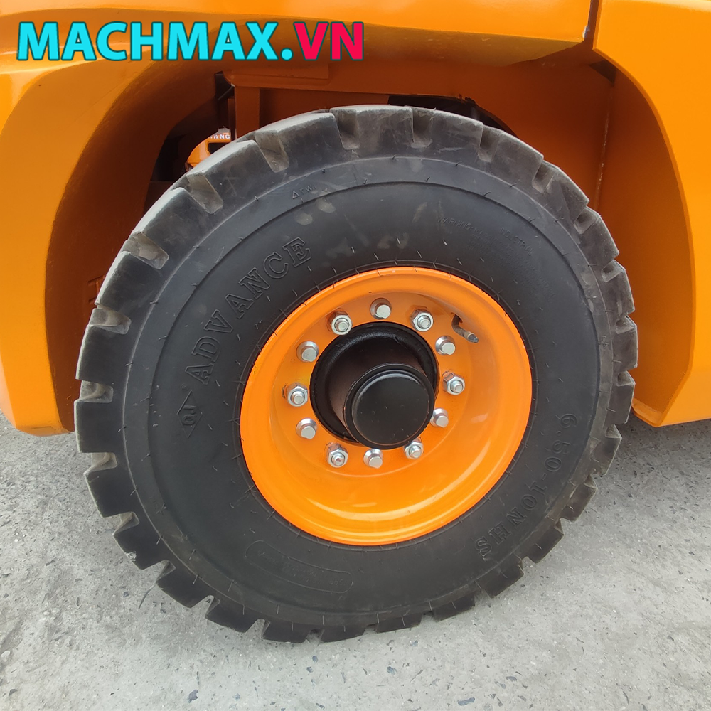 Lốp xe nâng hàng giá ưu đãi Lốp xe nâng hàng giá ưu đãi